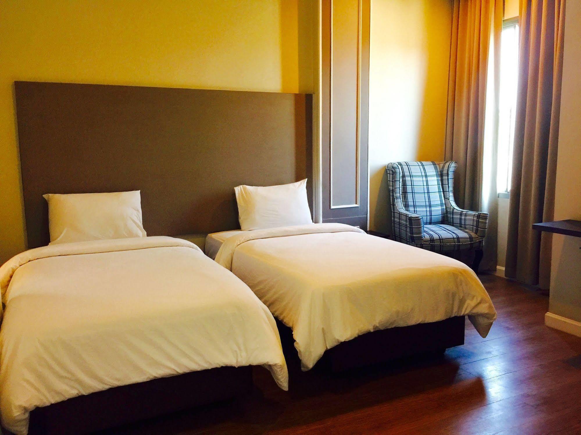 צ'ון בורי J. Park Hotel מראה חיצוני תמונה