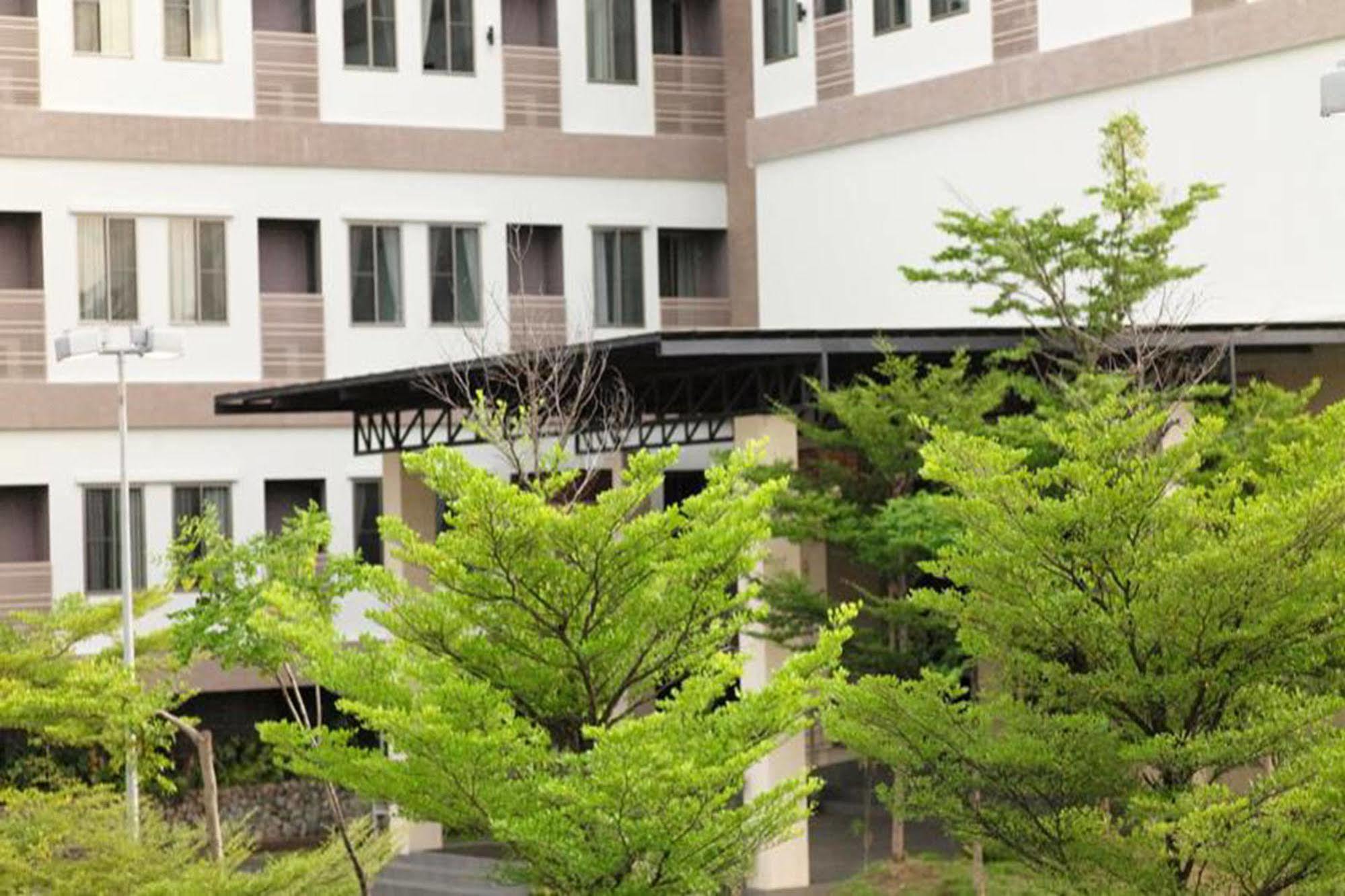 צ'ון בורי J. Park Hotel מראה חיצוני תמונה