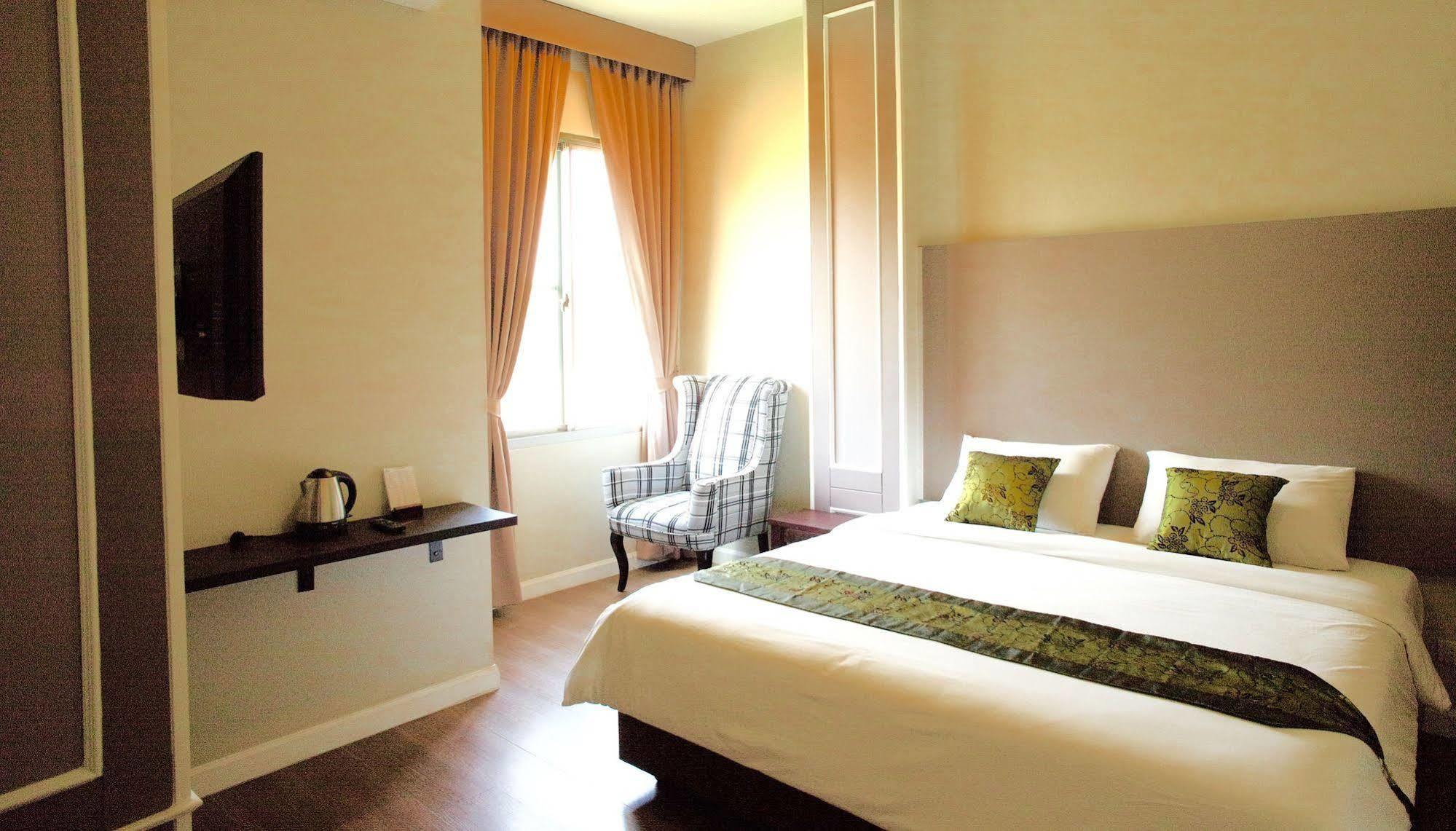 צ'ון בורי J. Park Hotel מראה חיצוני תמונה